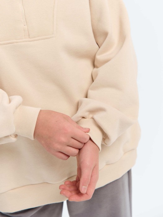 свитшот "это норм" 7+ из россии вид сбоку