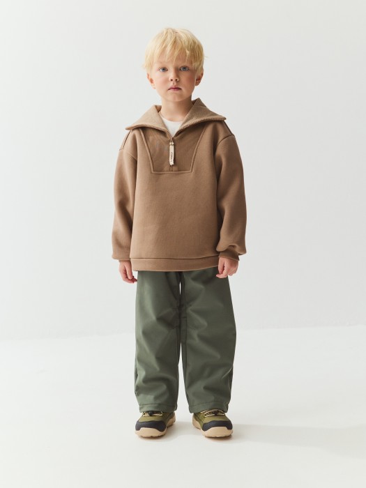 Товар какао цвета с внутренней стороны