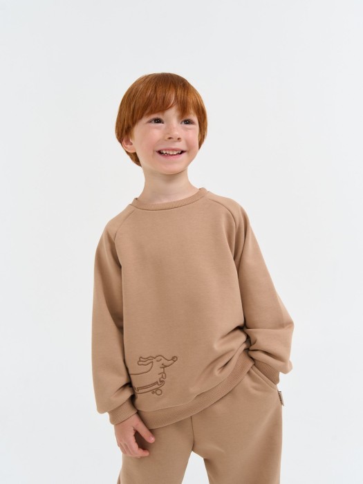 свитшот "песок" с вышивкой утепленный без начеса от бренда bungly вид слева