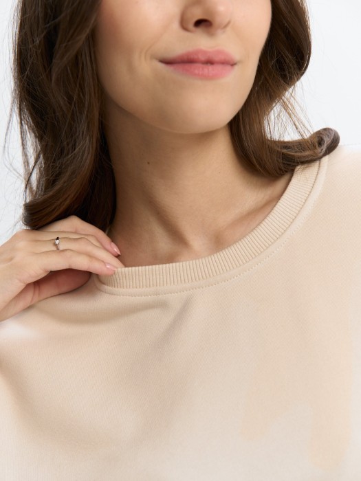 свитшот "про любовь" женский по цене 3983 руб вид справа