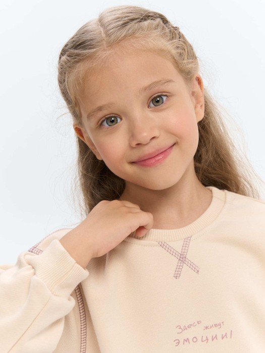 свитшот "здесь живут эмоции" по цене 2699 руб вид справа