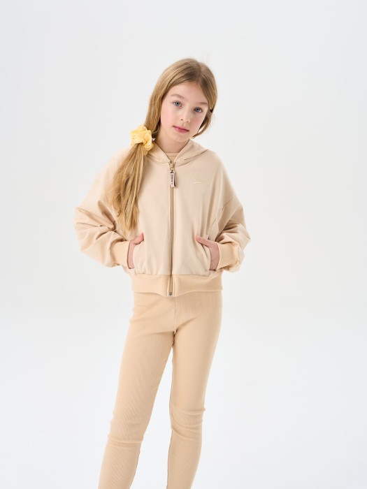 толстовка облегченная "крем-брюле" укороченная 7+ повседневного стиля с лицевой стороны