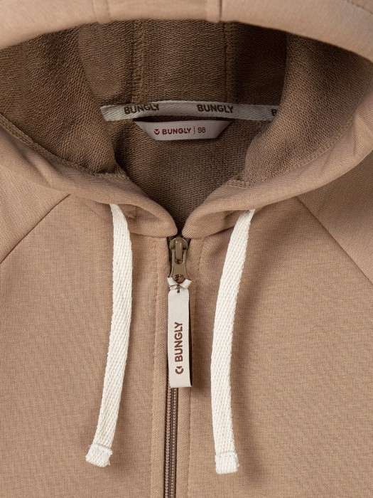 Товар орехового цвета с внутренней стороны