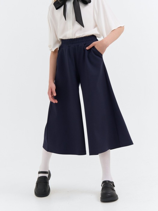 Товар синего цвета с внутренней стороны