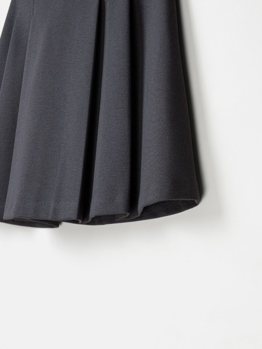 юбка со складками "графит" 7+ по цене 1499 руб вид справа