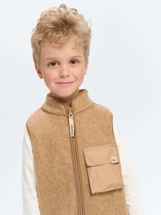 жилет флисовый "бежевый меланж" универсального стиля с лицевой стороны
