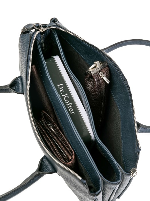 Товар синего цвета с внутренней стороны