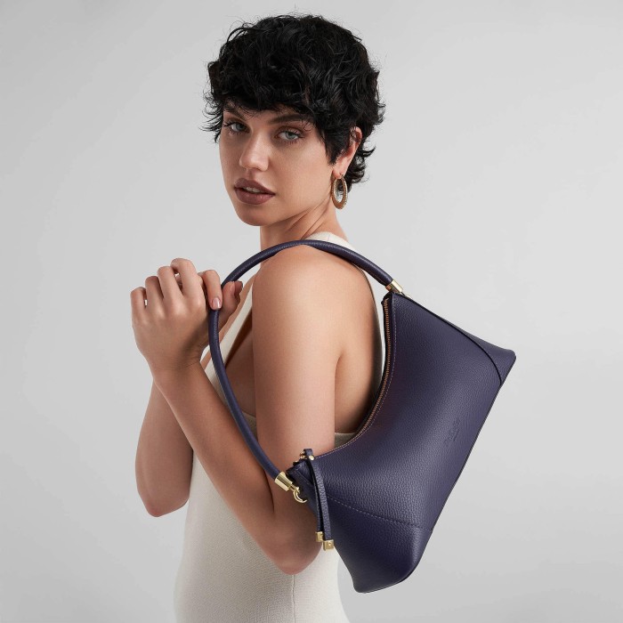 30730s-74 сумка женская по цене 17300 руб вид справа