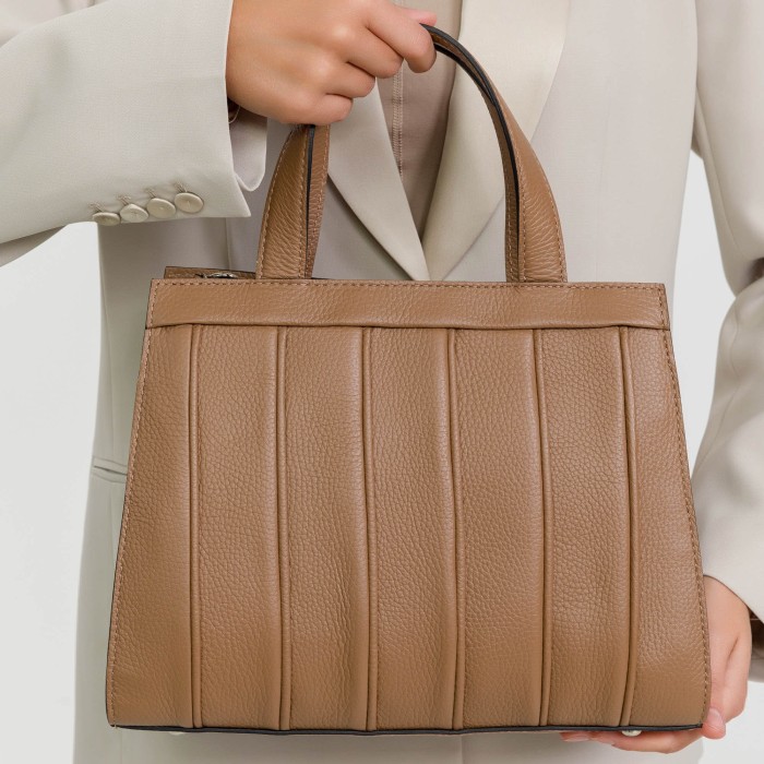 Продукция для женщин фото