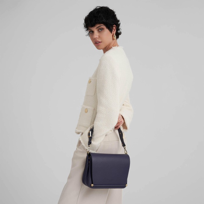 30767s-74 сумка женская от бренда dr.koffer вид слева