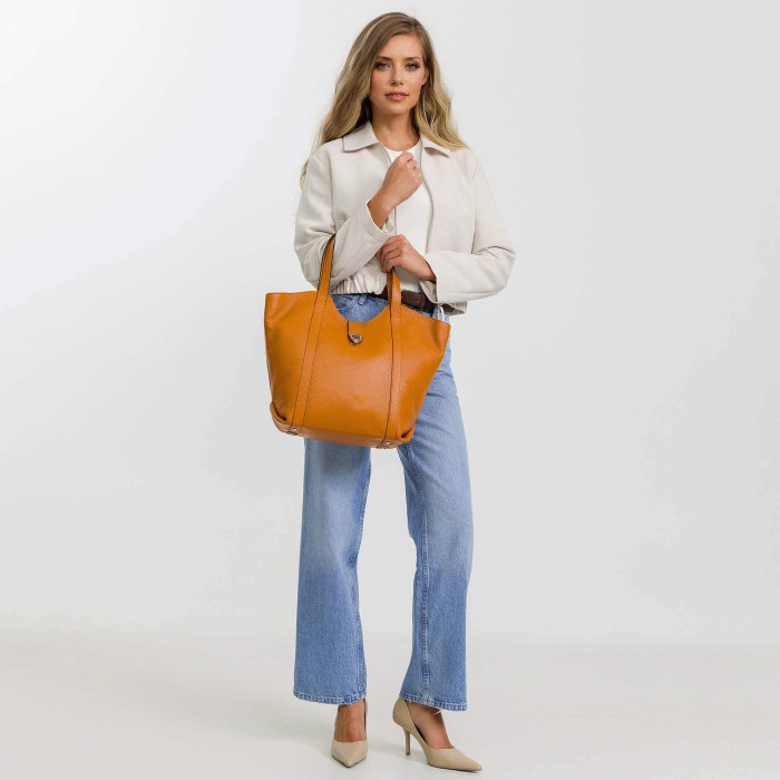 30811s-58 сумка женская по цене 24600 руб вид справа