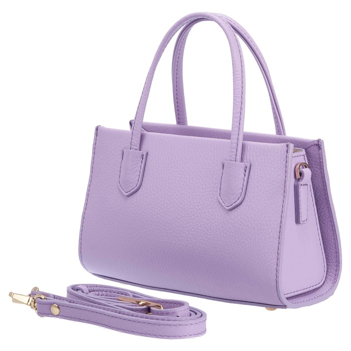 Товар фиолетового цвета с внутренней стороны