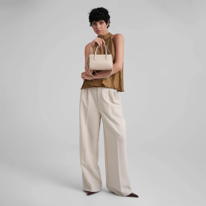 30820s-63 сумка женская от бренда dr.koffer вид слева