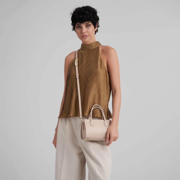 30820s-63 сумка женская по цене 16900 руб вид справа