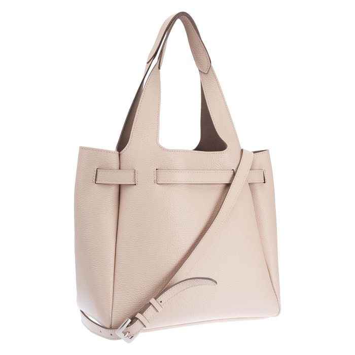 Товар розового цвета с внутренней стороны