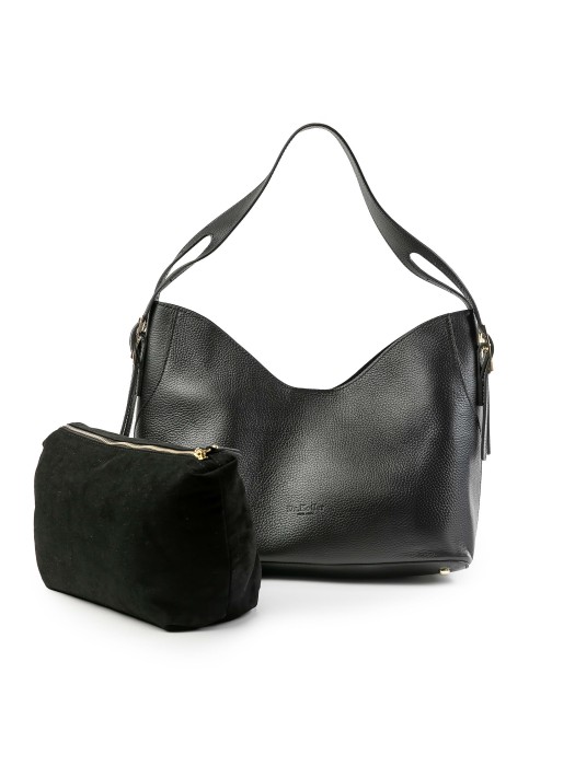 Товар черного цвета с внутренней стороны