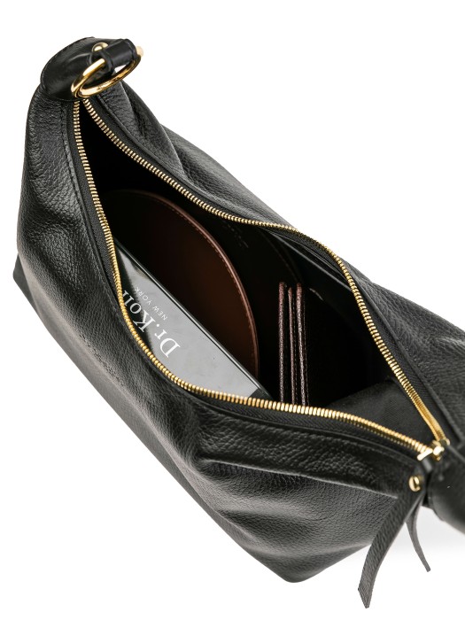 Товар черного цвета с внутренней стороны