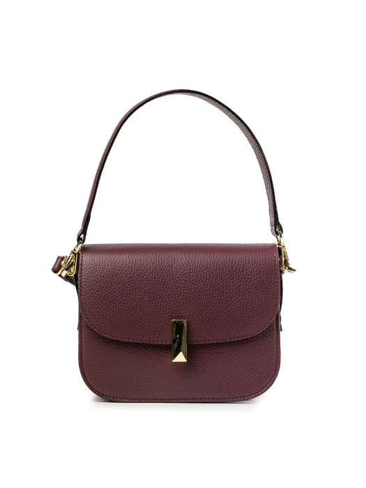 Товар красного цвета с внутренней стороны