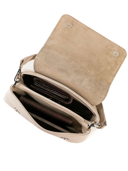 Товар белого цвета с внутренней стороны