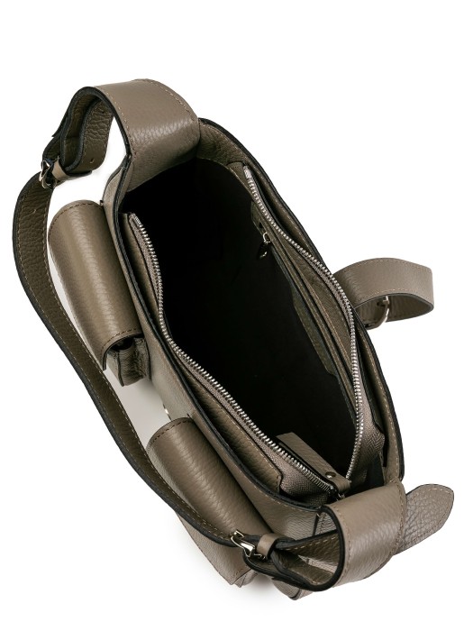 Товар бежевого цвета с внутренней стороны