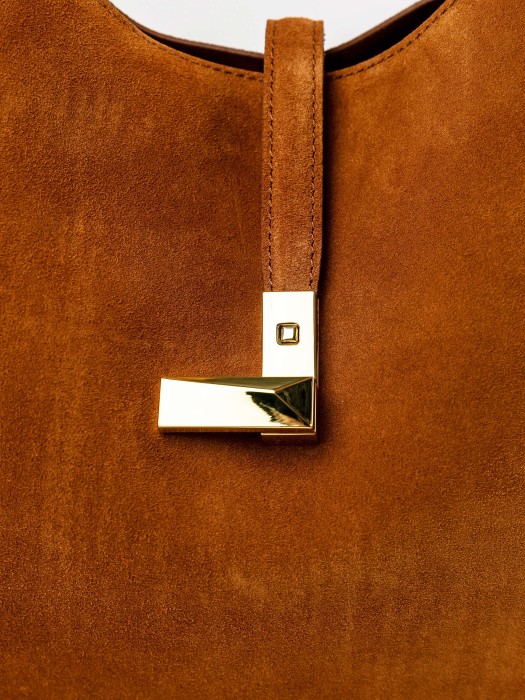 Товар оранжевого цвета с внутренней стороны