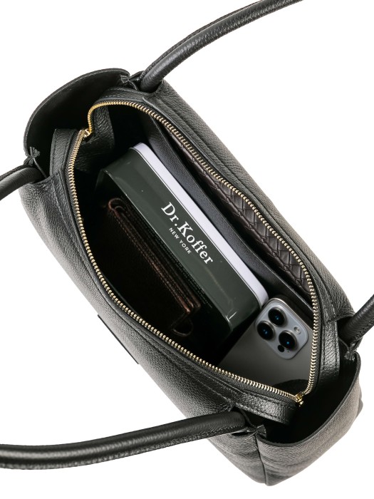 Товар черного цвета с внутренней стороны