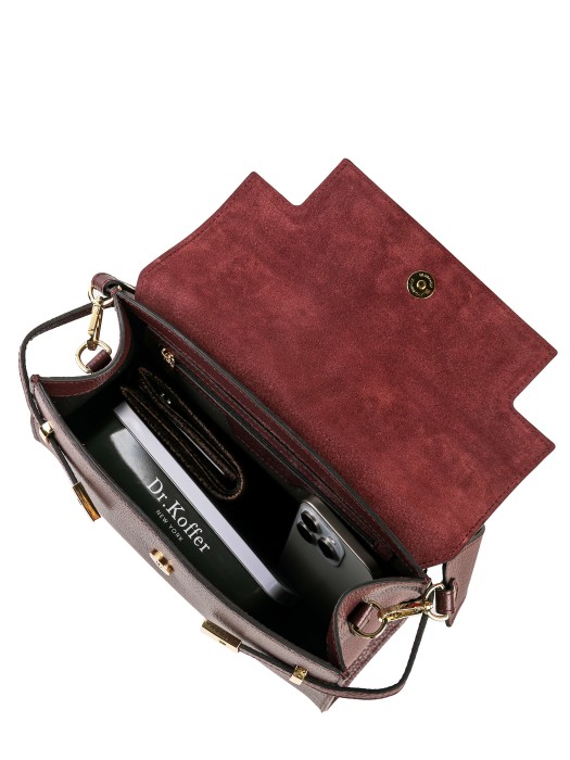 Товар бордового цвета с внутренней стороны