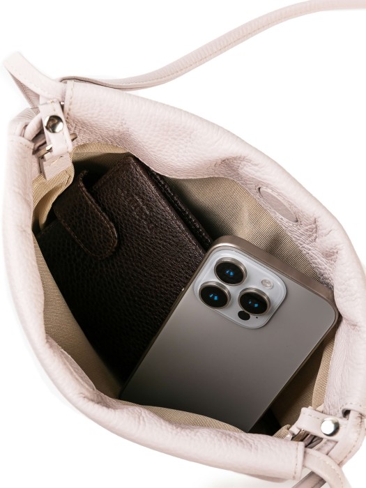 Товар розового цвета с внутренней стороны