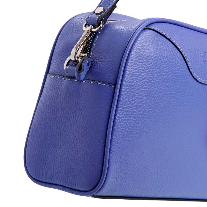 Товар фиолетового цвета с внутренней стороны