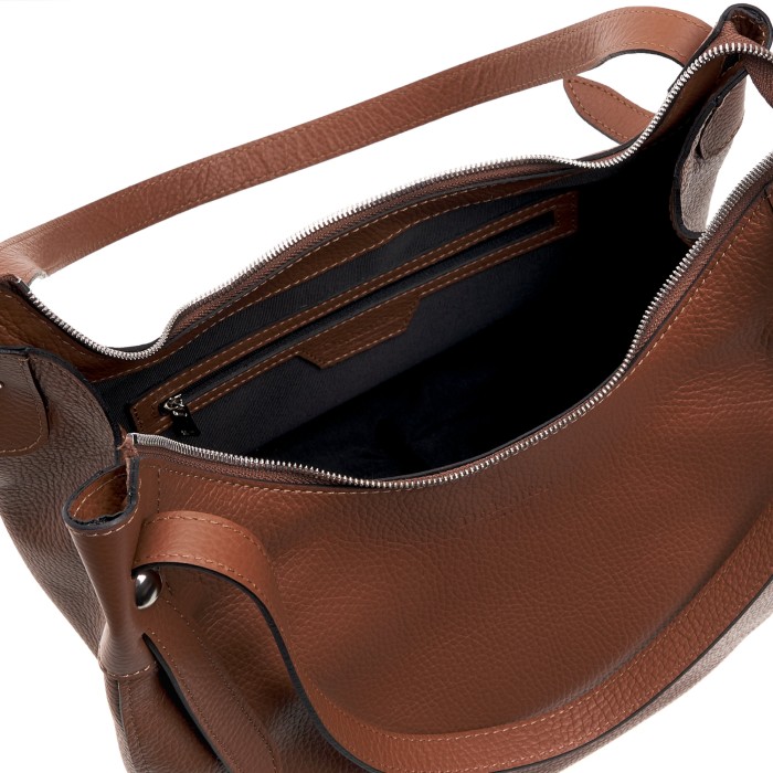 Товар коричневого цвета с внутренней стороны