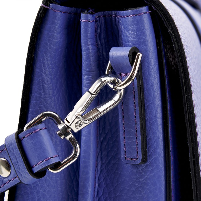 Товар фиолетового цвета с внутренней стороны