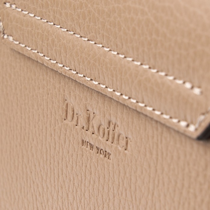 50484s-06 сумка женская от бренда dr.koffer вид слева