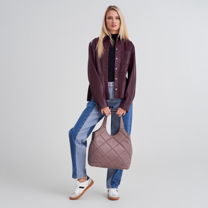 Товар розового цвета с внутренней стороны