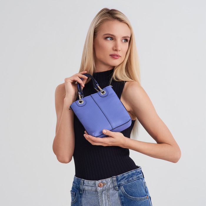 Товар фиолетового цвета с внутренней стороны