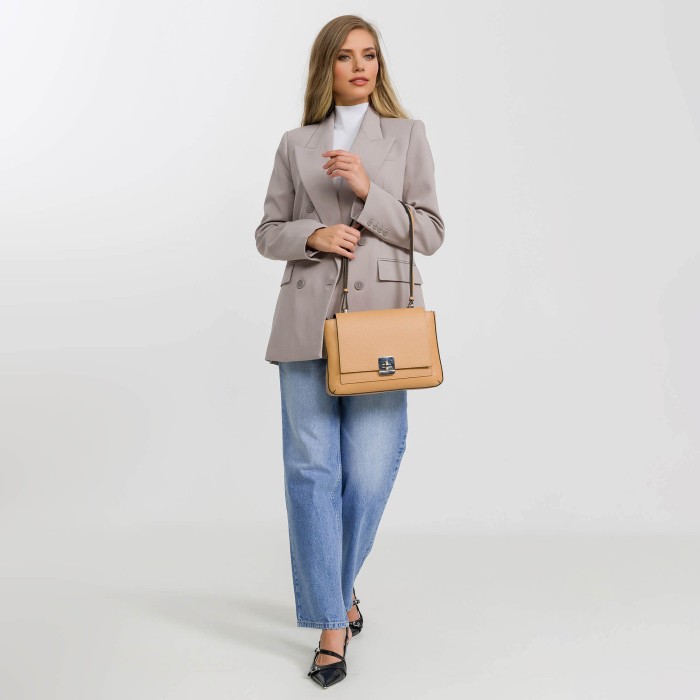 50856s-61 сумка женская от бренда dr.koffer вид слева