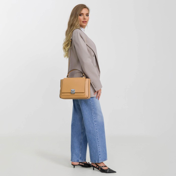 Товар с артикулом 50856S-61 вид сзади