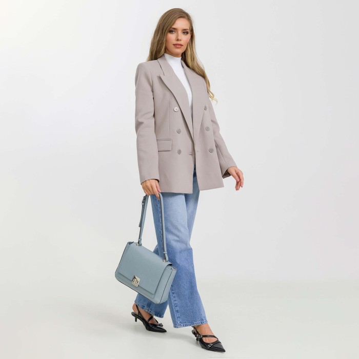 Товар голубого цвета с внутренней стороны