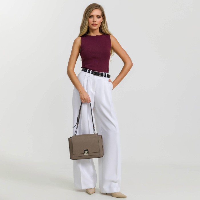 50856s-72 сумка женская от бренда dr.koffer вид слева