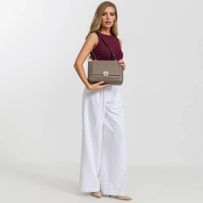 Продукция для женщин фото