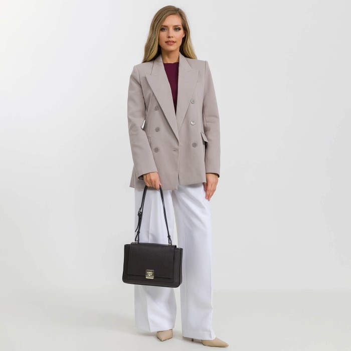 50856s-75 сумка женская от бренда dr.koffer вид слева