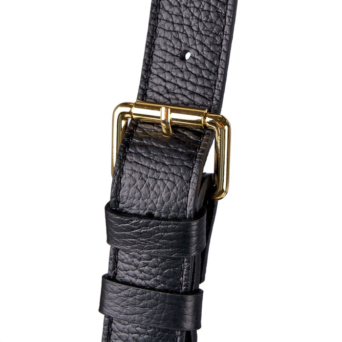 Товар черного цвета с внутренней стороны