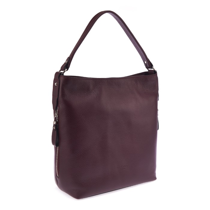 Товар красного цвета с внутренней стороны