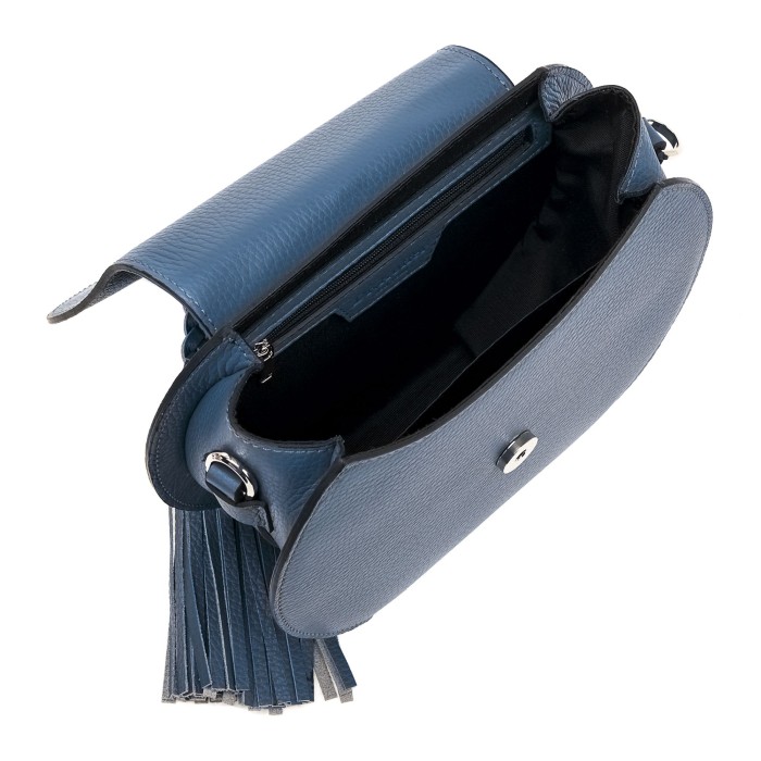 Товар синего цвета с внутренней стороны