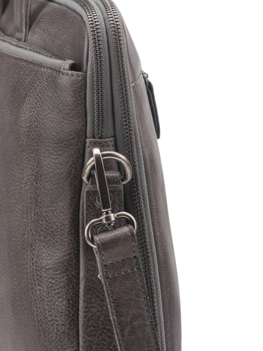 Товар серого цвета с внутренней стороны