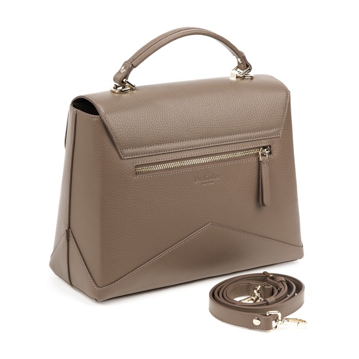 Товар бежевого цвета с внутренней стороны