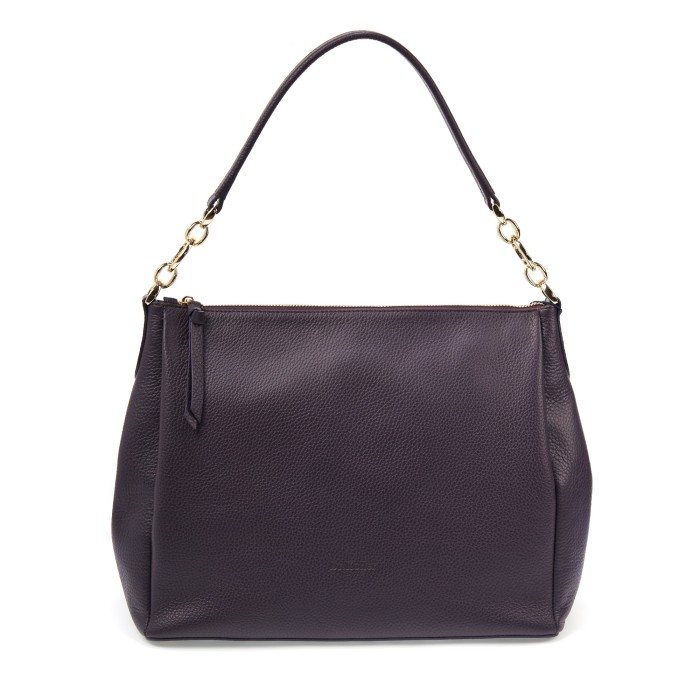 Товар фиолетового цвета с внутренней стороны