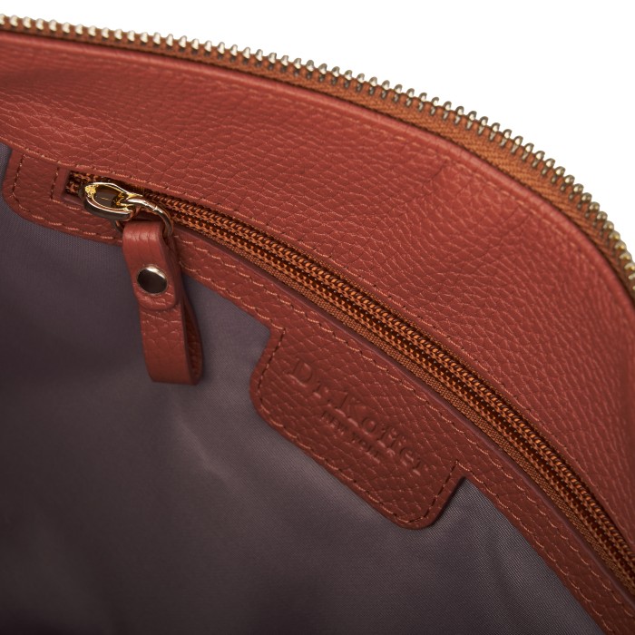 Товар оранжевого цвета с внутренней стороны