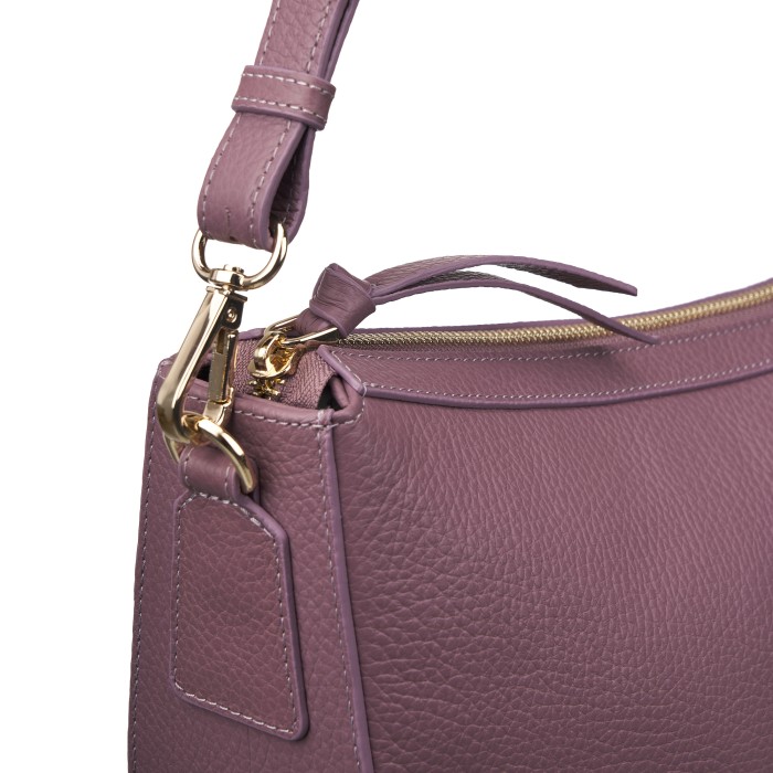 Товар фиолетового цвета с внутренней стороны