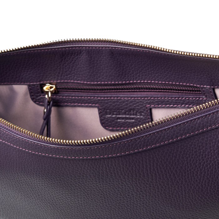 Товар фиолетового цвета с внутренней стороны