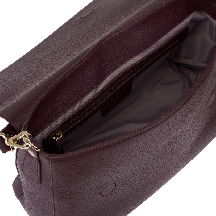 Товар фиолетового цвета с внутренней стороны